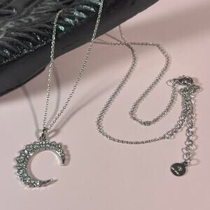 Hespera silver moon necklace